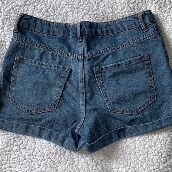 Forever 21 denim shorts - Picture 2 of 2